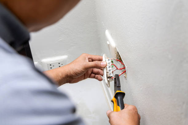 Best Circuit Breaker Repair  in Valley Center, KS
